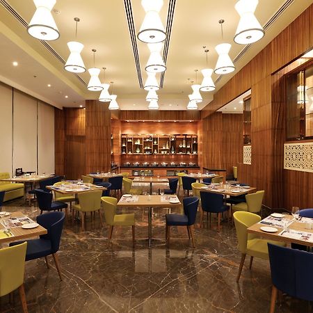 Lemon Tree Hotel Sohna Road Gurgaon Exterior photo