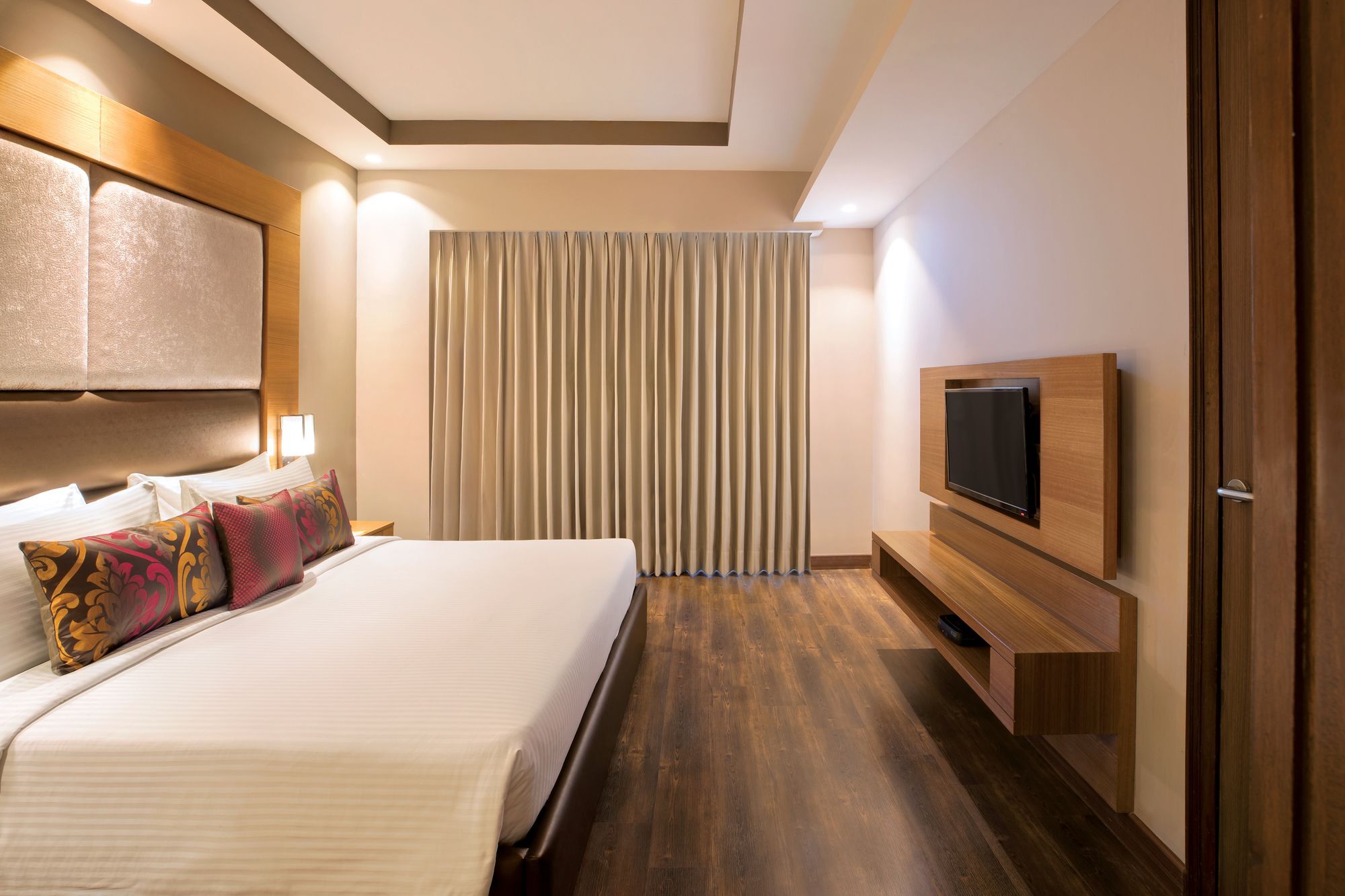 Lemon Tree Hotel Sohna Road Gurgaon Exterior photo