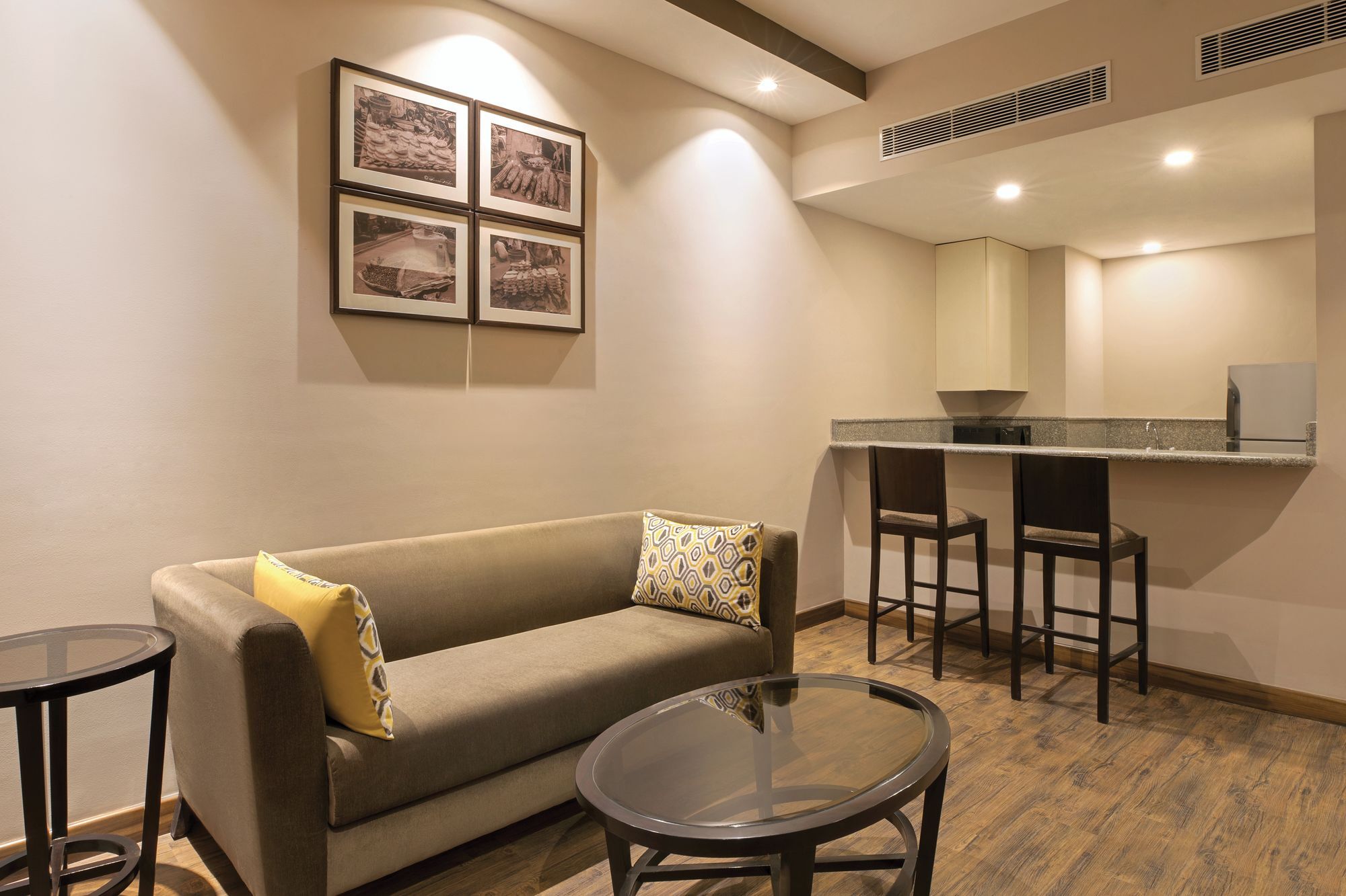 Lemon Tree Hotel Sohna Road Gurgaon Exterior photo